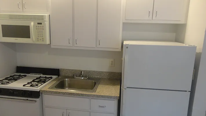 Rented by Feeder Real Estate Inc | media 17