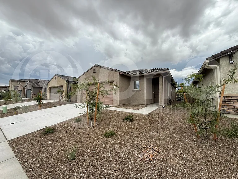 6901 W Sweetshade Ln — Photo 2