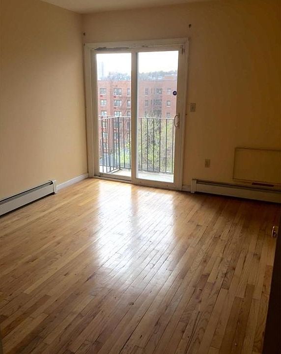 2nd image of 3103 Heath Ave APT 4