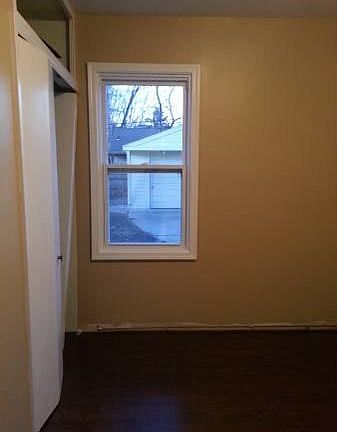 5th image of 1321 E Meyers Ave