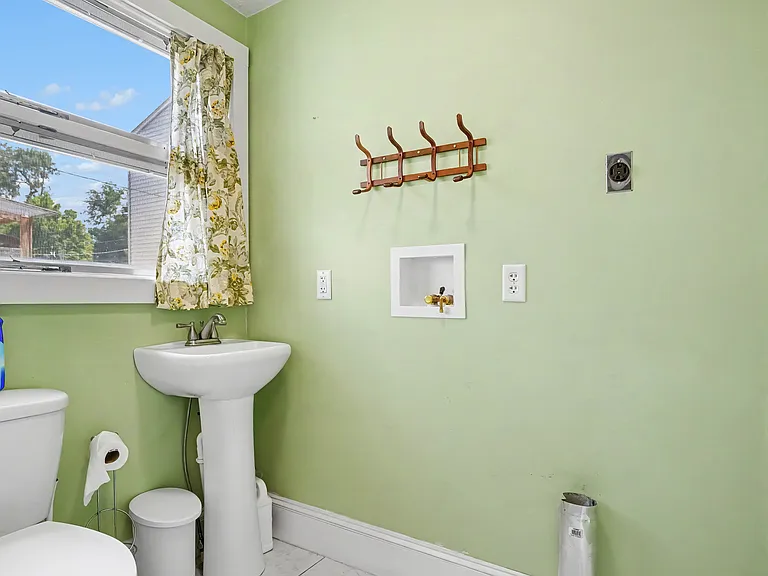 1155 Portage Ave — Photo 11
