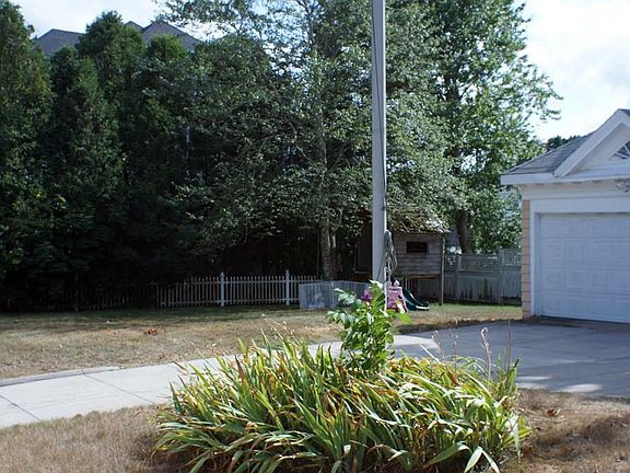 2nd image of 480 W Elm St