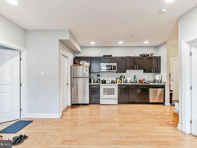 331 N 40th St #3B — Photo 31