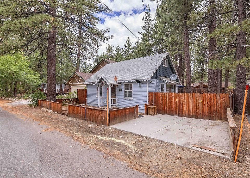 1st image of 39220 Peak Ln
