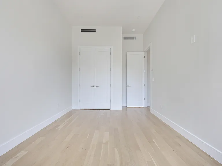 1107 Jefferson Ave #2 — Photo 22