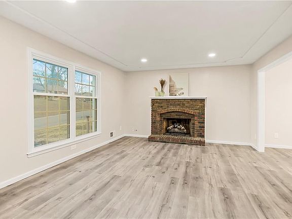 4th image of 7828 Westridge Rd