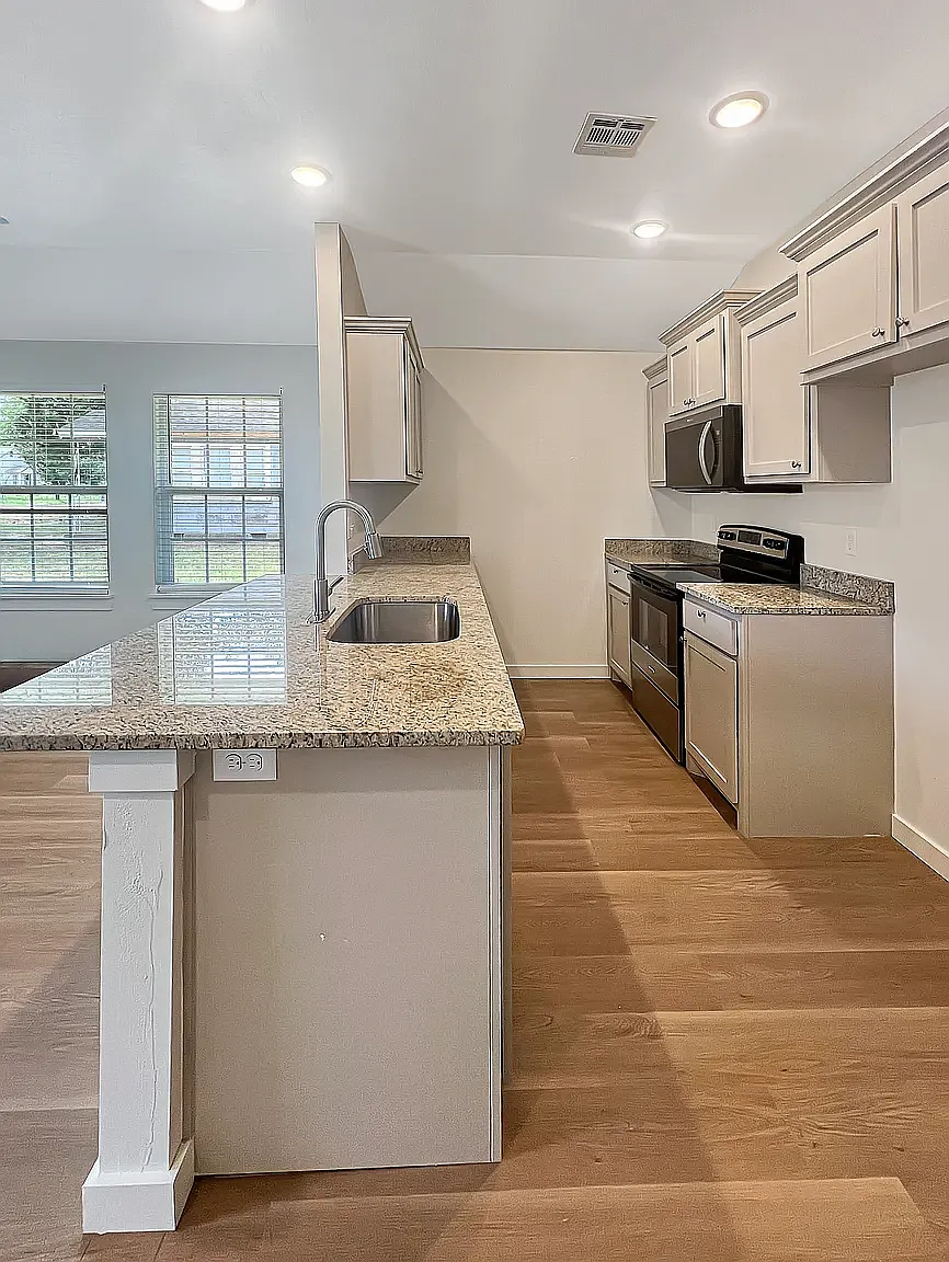 3 bed, 1150 sqft, $1,350 — Photo 2