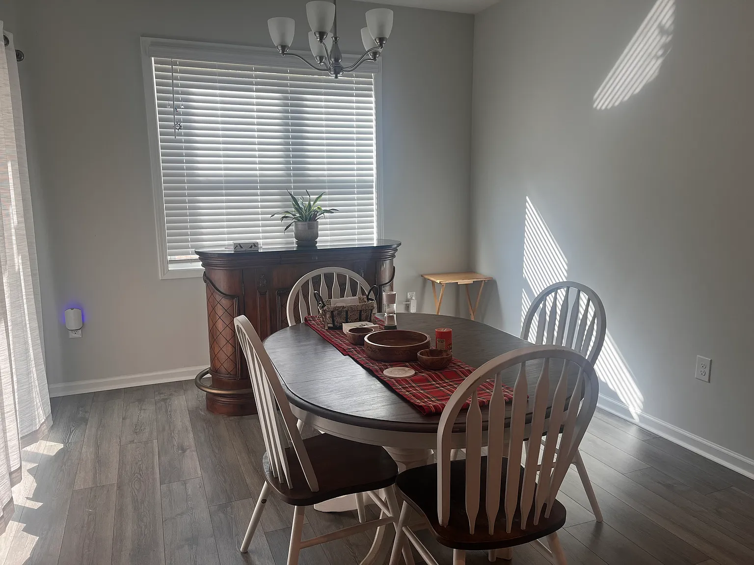 3 bed, 1676 sqft, $2,250 — Photo 3