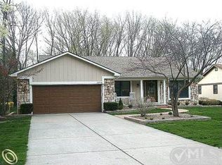 29748 Puritan St, Livonia, MI 48154