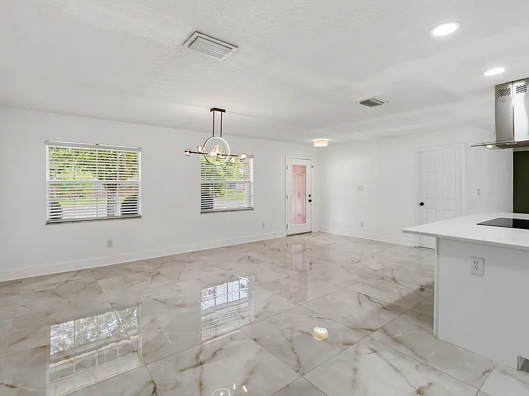 436 Eagle Creek Cir — Photo 21