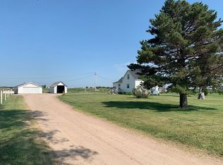 8075 S Locust St, Doniphan, NE 68832