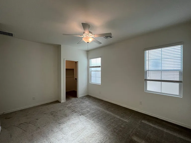 265 E Balsam Dr — Photo 35