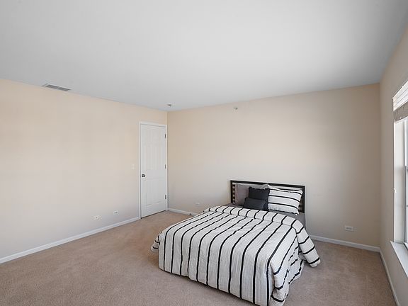 5th image of 5790 Providence Dr