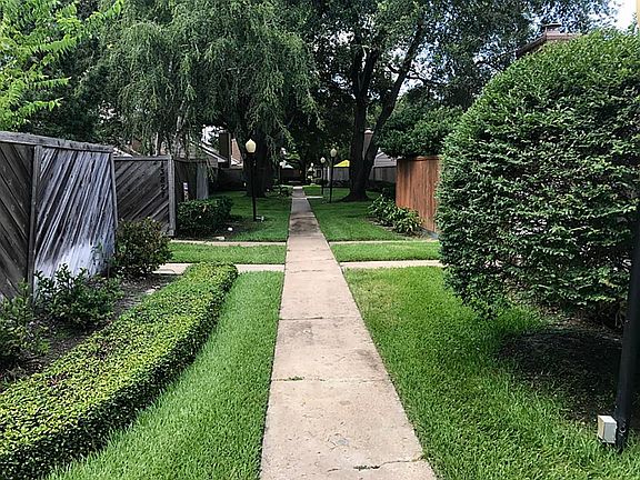 3rd image of 13821 Hollowgreen Dr