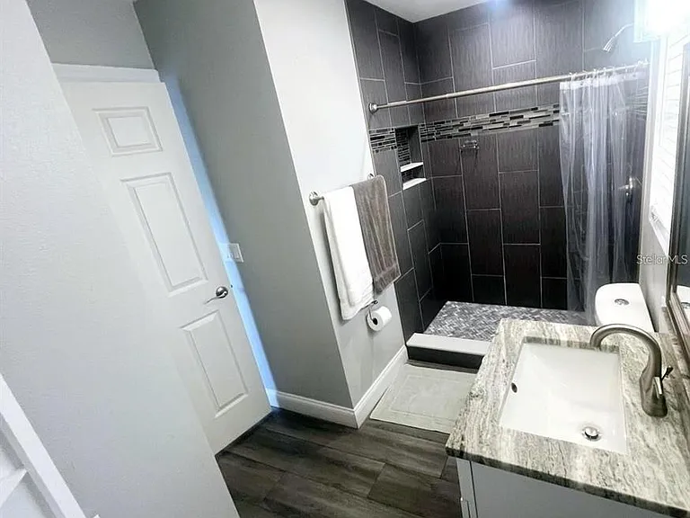4803 Roush Ave #STUDIO — Photo 2