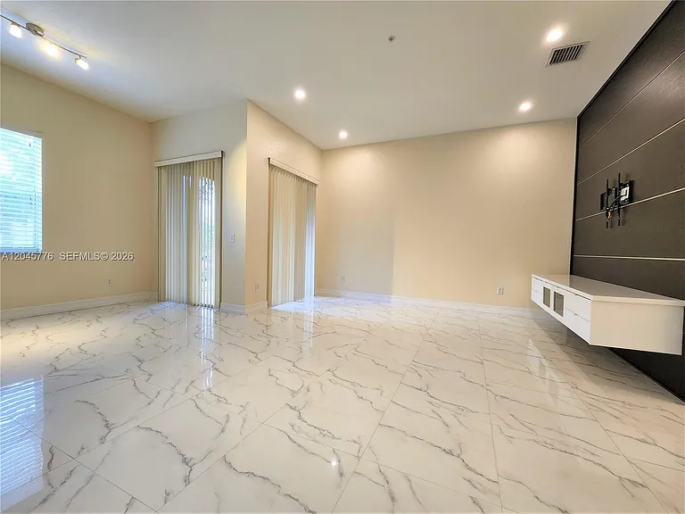 4405 SW 160th Ave #204 — Photo 7