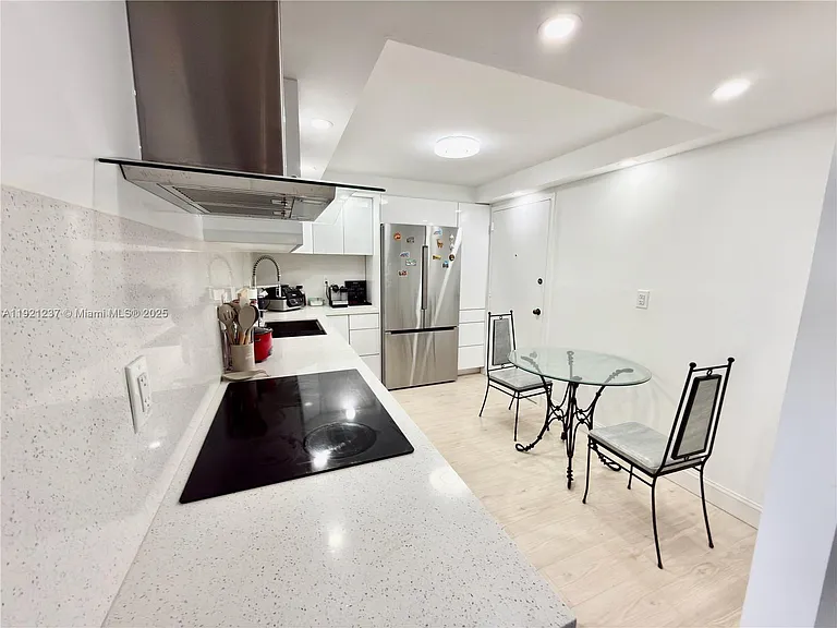 3140 S Ocean Dr #512 — Photo 11