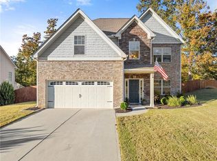 6322 Spring Cove Dr, Flowery Branch, GA 30542