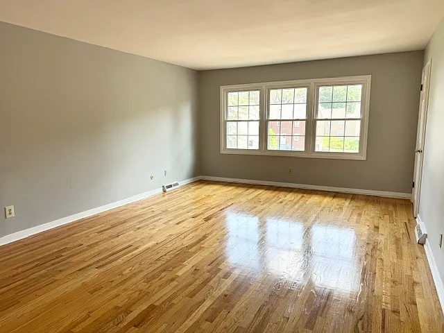 7 Regina Ct #4 — Photo 7