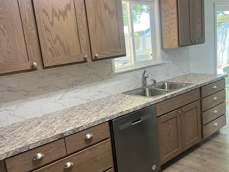 613 Benham St #613 — Photo 6