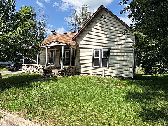 4th image of 129 Hall St