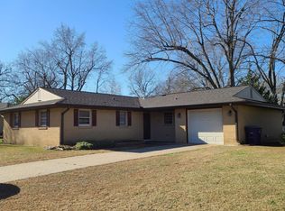 1925 Kenmar Dr, Manhattan, KS 66502