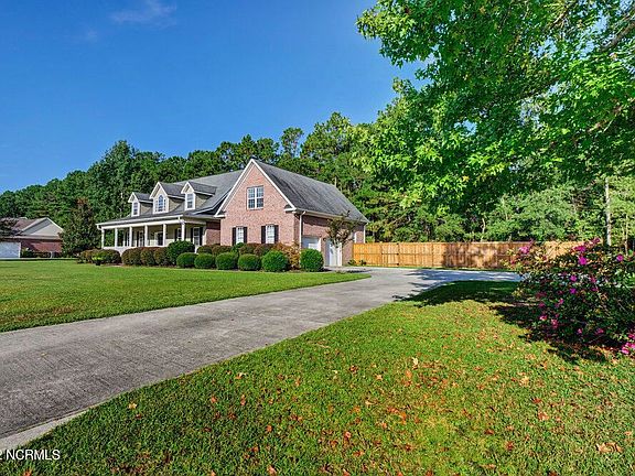 3rd image of 230 Pine Village Dr