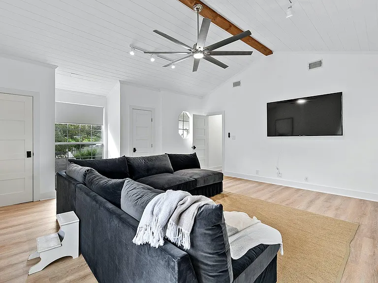 1604 Cliffwood Dr — Photo 22
