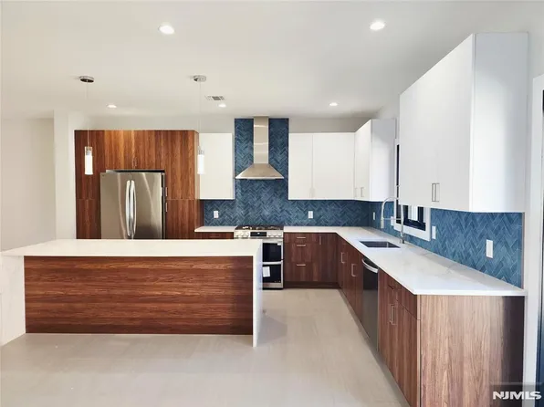 107 Sunset Pl #B, Palisades Park, NJ 07650