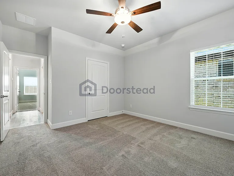 652 Parkside Dr — Photo 24