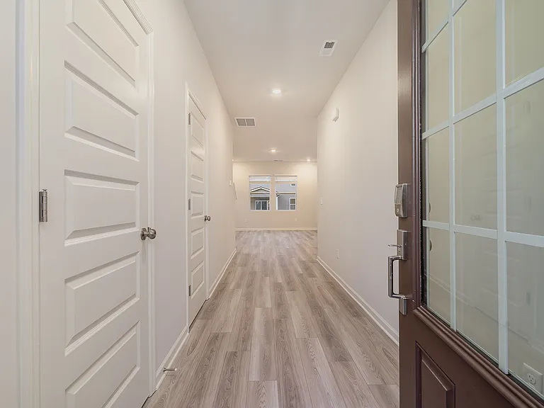 1052 Baltusrol Ln — Photo 4