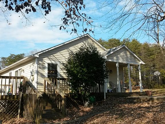 3rd image of 22 Lakewood Forest Cir