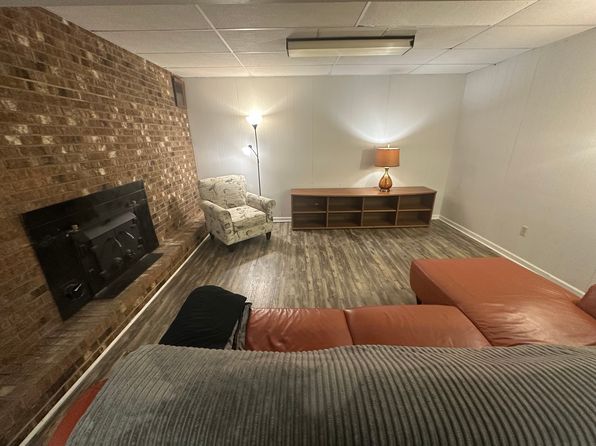 105 Elizabeth St #BASEMENT