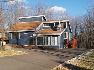 1589 Ridgeview Dr, Lake Ariel, PA 18436