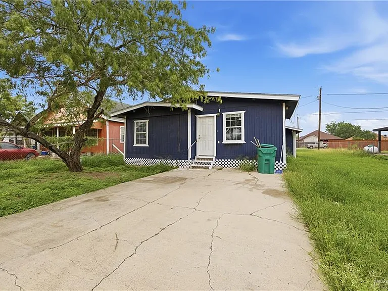 715 E Rusty Dr — Photo 1