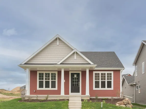 505 N Division St, Waunakee, WI 53597
