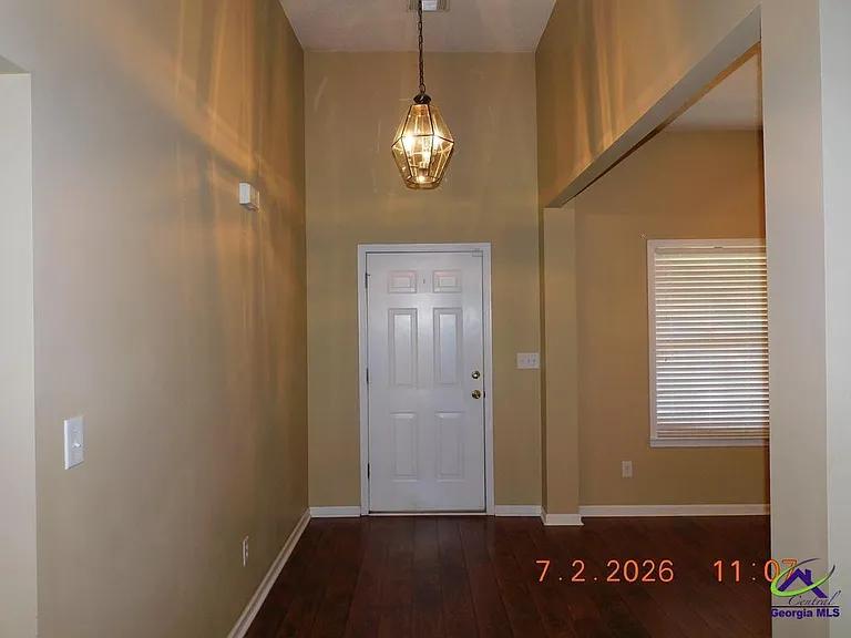 203 Margeson Dr — Photo 2