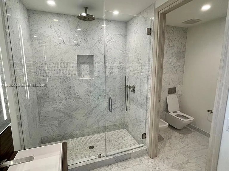 1000 Brickell Plz #Penthouse 5501 — Photo 21