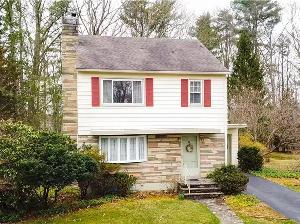 92 Elmcrest Dr, Dallas, PA 18612