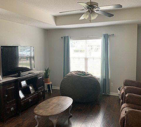 3rd image of 5648 Emily Ln