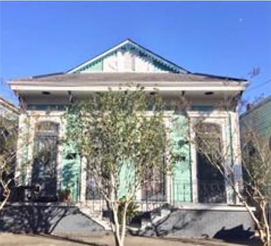 1st image of 715 Gallier St