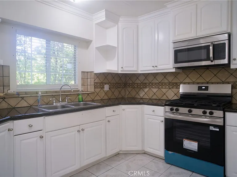 8163 Willis Ave — Photo 5