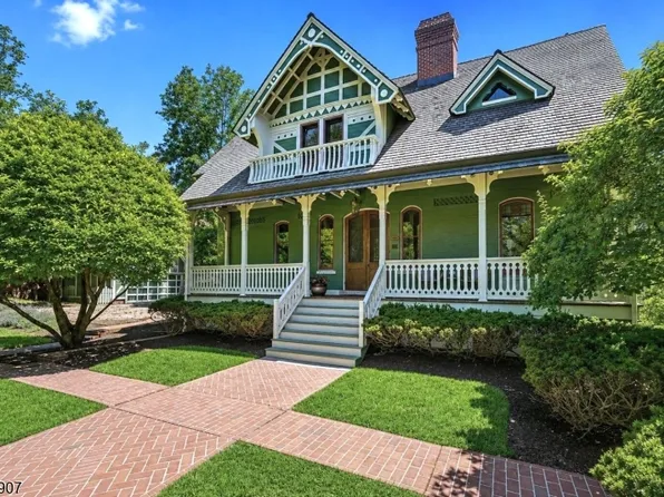 137 Hobart Ave, Millburn Twp., NJ 07078