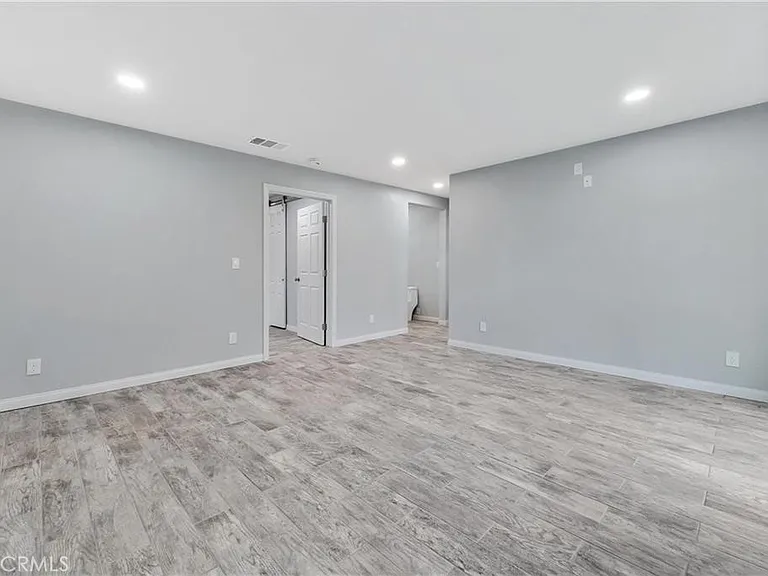 2644 Sycamore Dr — Photo 18