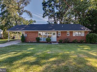 7431 Axton St, Springfield, VA 22151