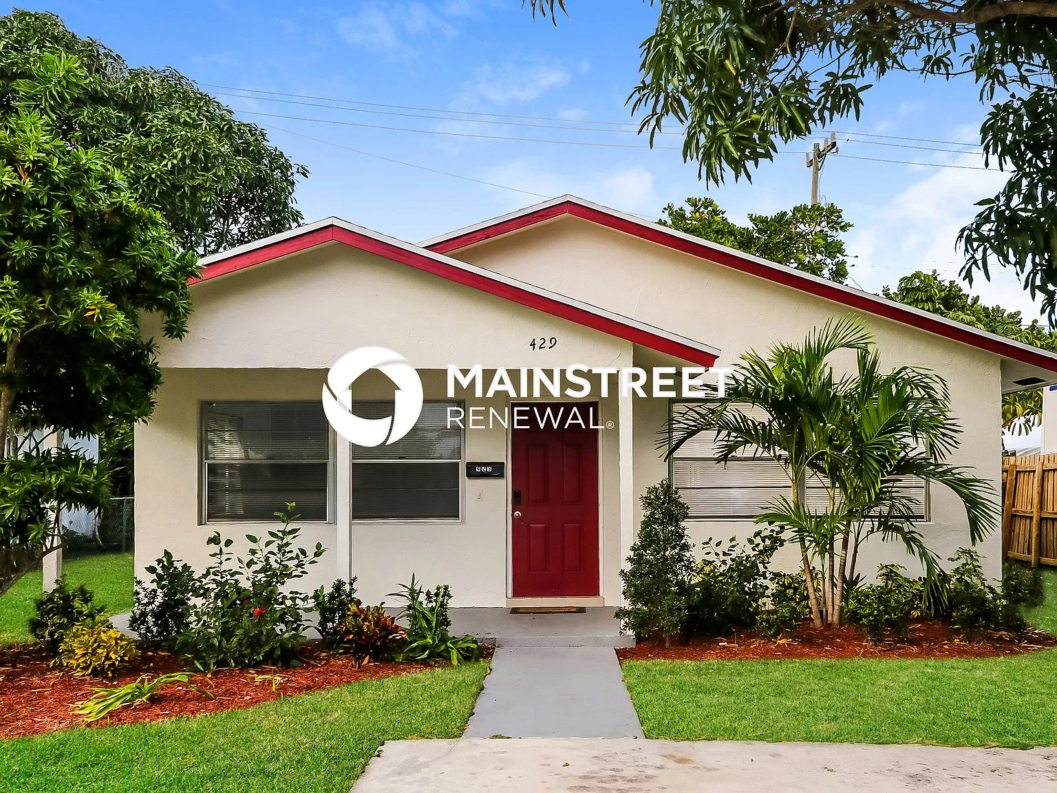 429 Avenida Hermosa — Photo 2