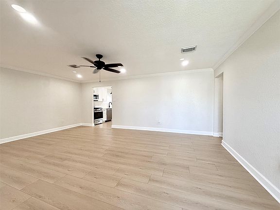 4th image of 1429 Northview Dr