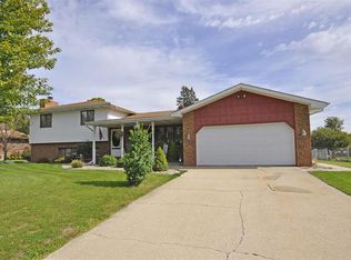 58428 Eastwood Dr, South Bend, IN 46619