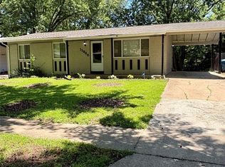 11940 San Andres Dr, Saint Louis, MO 63138