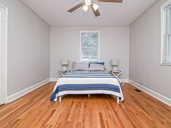 5th image of 2351 Devere St